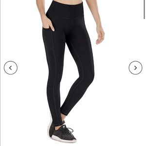 Black leggings with pockets